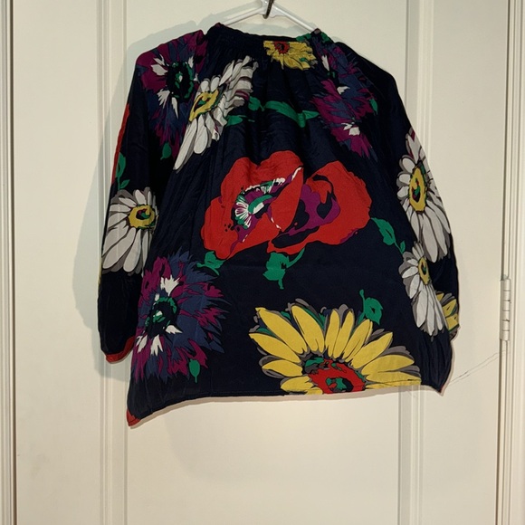 Fabulous Tucker NYC top - Picture 2 of 5